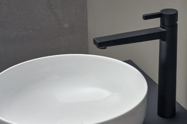 ©DIANA L100 Black Waschtischmischer XL