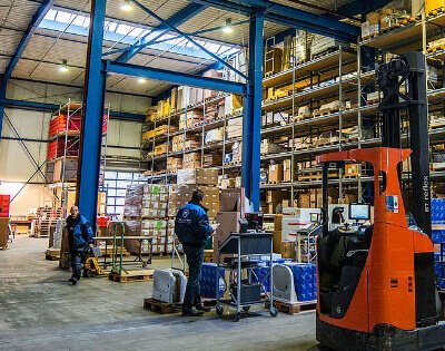 Ein leistungsstarker Fuhrpark, Automatiklager und ein tolles Team warten auf dich.