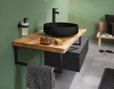 Trendfarbe Schwarz im Badezimmer – Kollidiert Pflege mit Ästhetik?