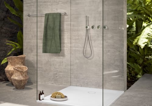 Dusche und Duscharmaturen
